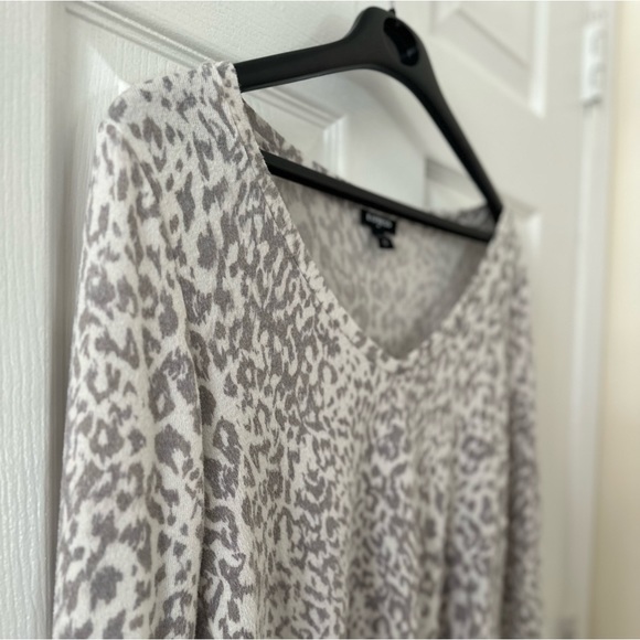 Cheetah Print Soft Sweater - Picture 2 of 2